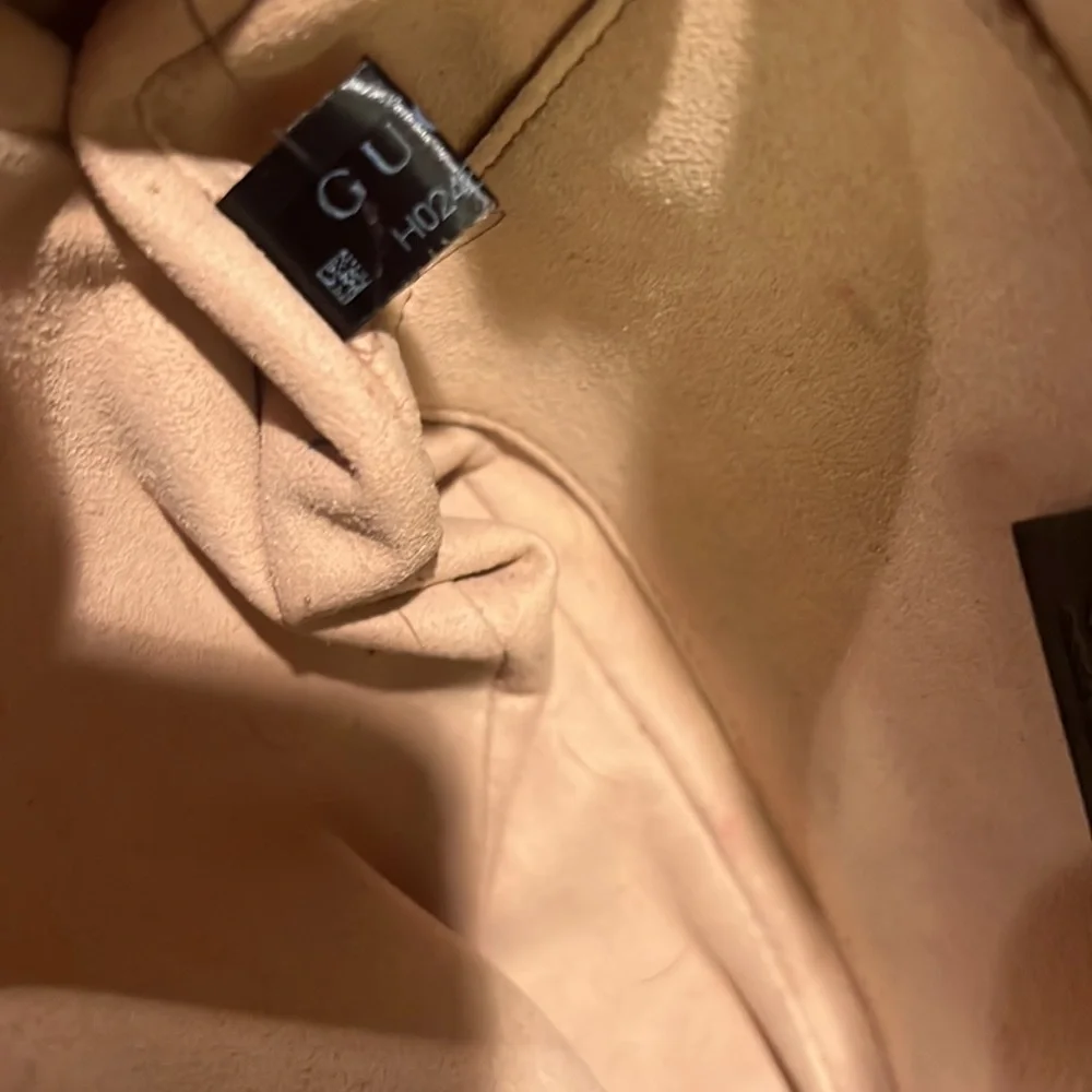 GG MARMONT SMALL SHOULDER BAG - Picture 2 of 5